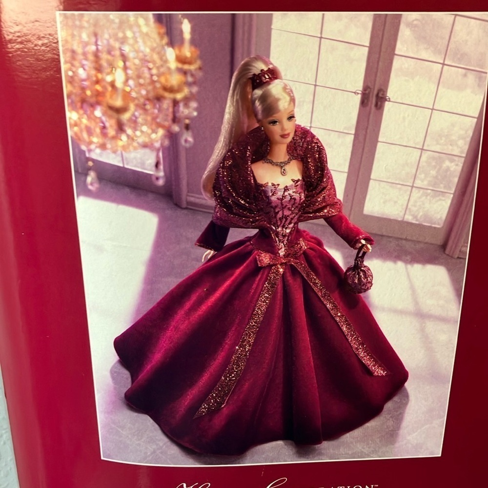 Barbie Holiday Celebration: Vintage 2002 Holiday Celebration Barbie - Picture 9 of 16